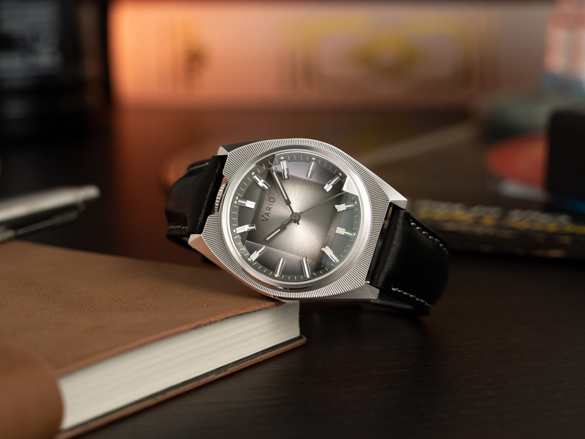 Vario Futurist Sunburst Silver Fume