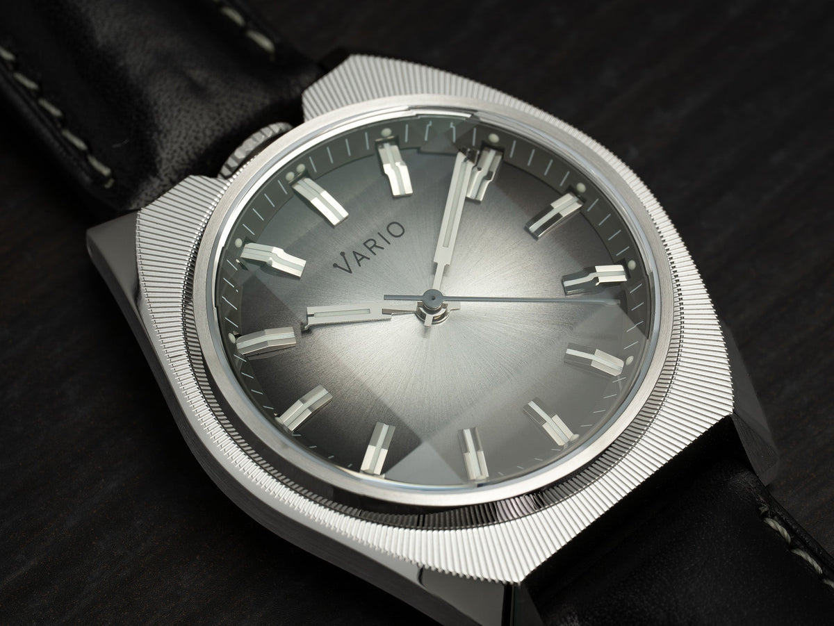 Vario Futurist Sunburst Silver Fume