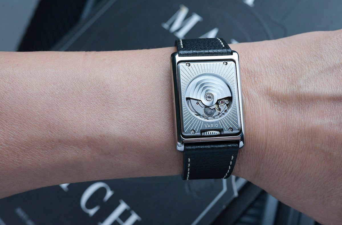 Vario VERSA Reversible Single Time White Tuxedo Automatic