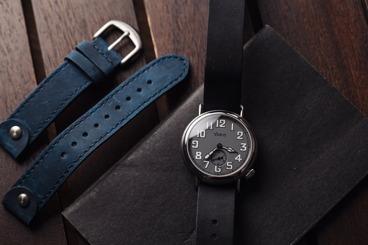 Vario 1918 Trench Grey Dial White Lume