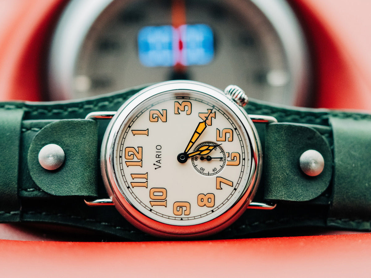Vario 1918 Trench Cream Dial Orange Lume