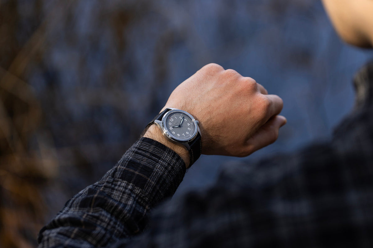 Vario 1945 A-11S Solar Quartz Eagle Grey