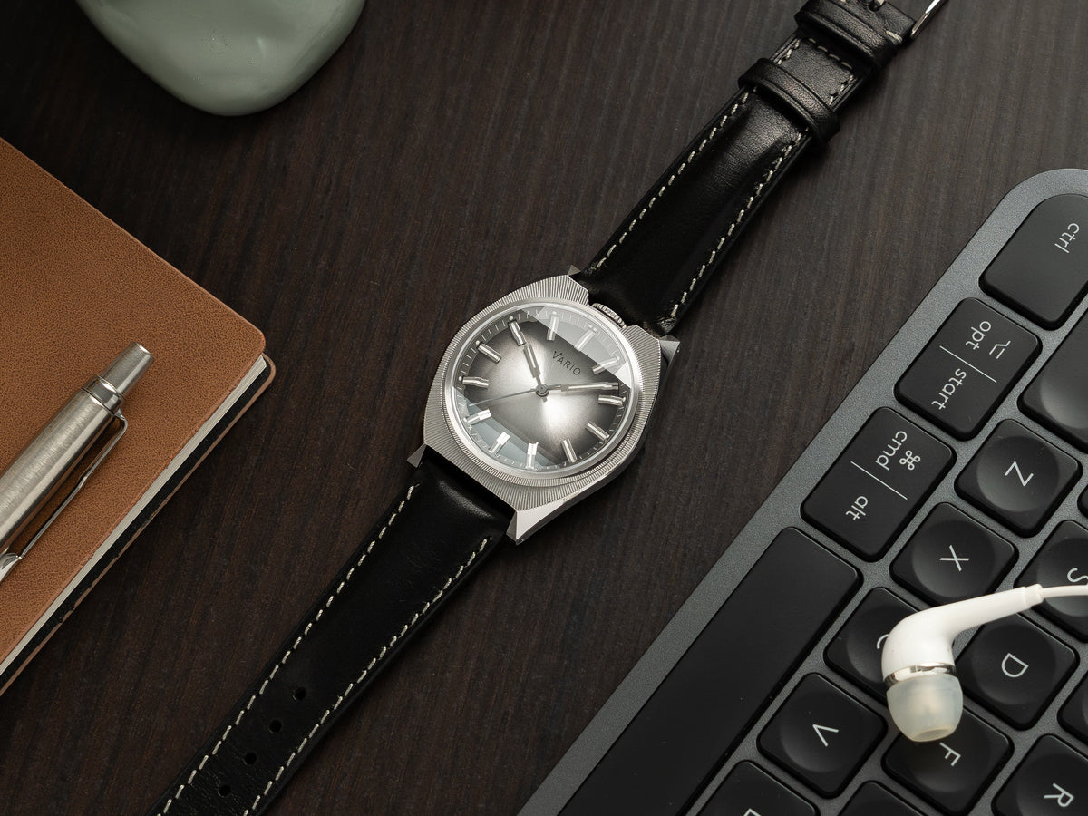 Vario Futurist Sunburst Silver Fume