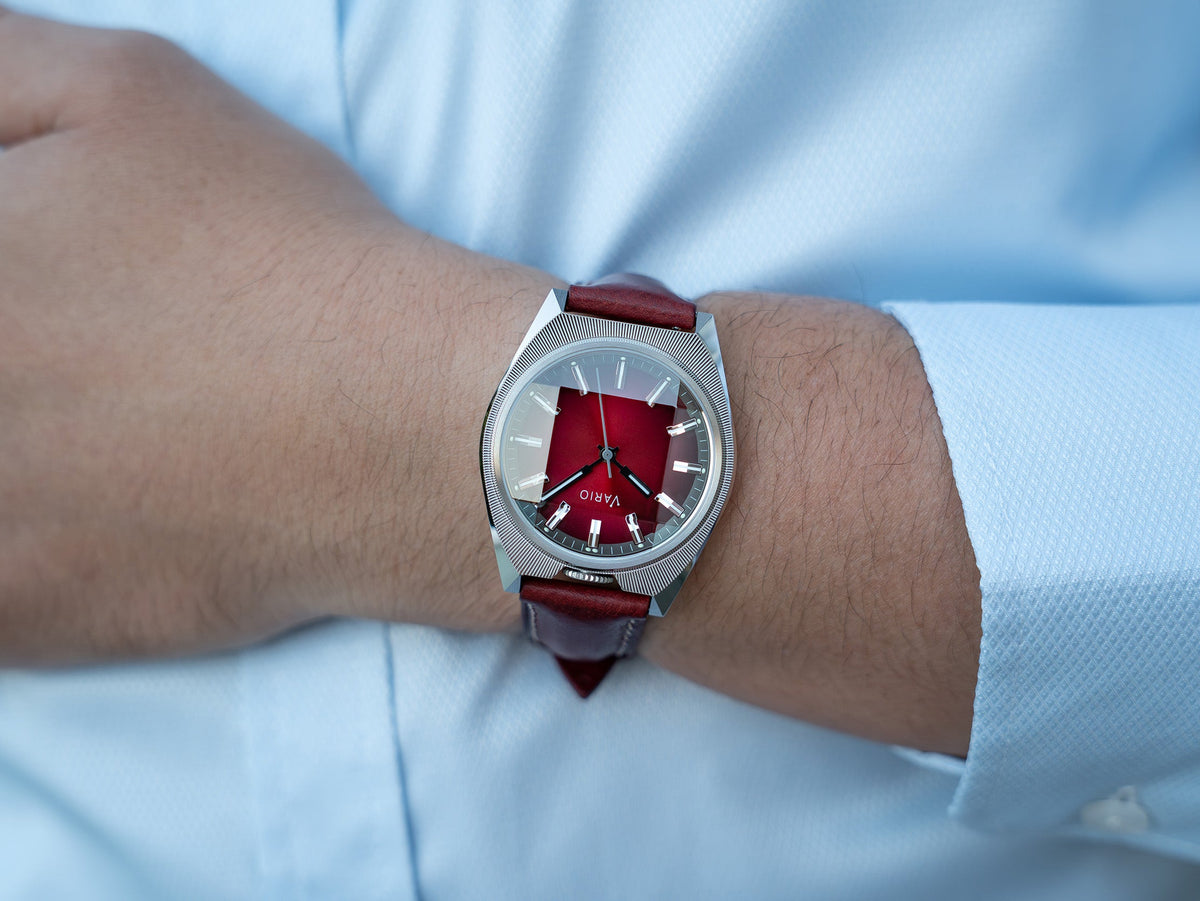Vario Futurist Sunburst Red Fume