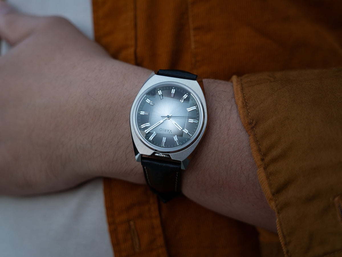 Vario Futurist Sunburst Silver Fume