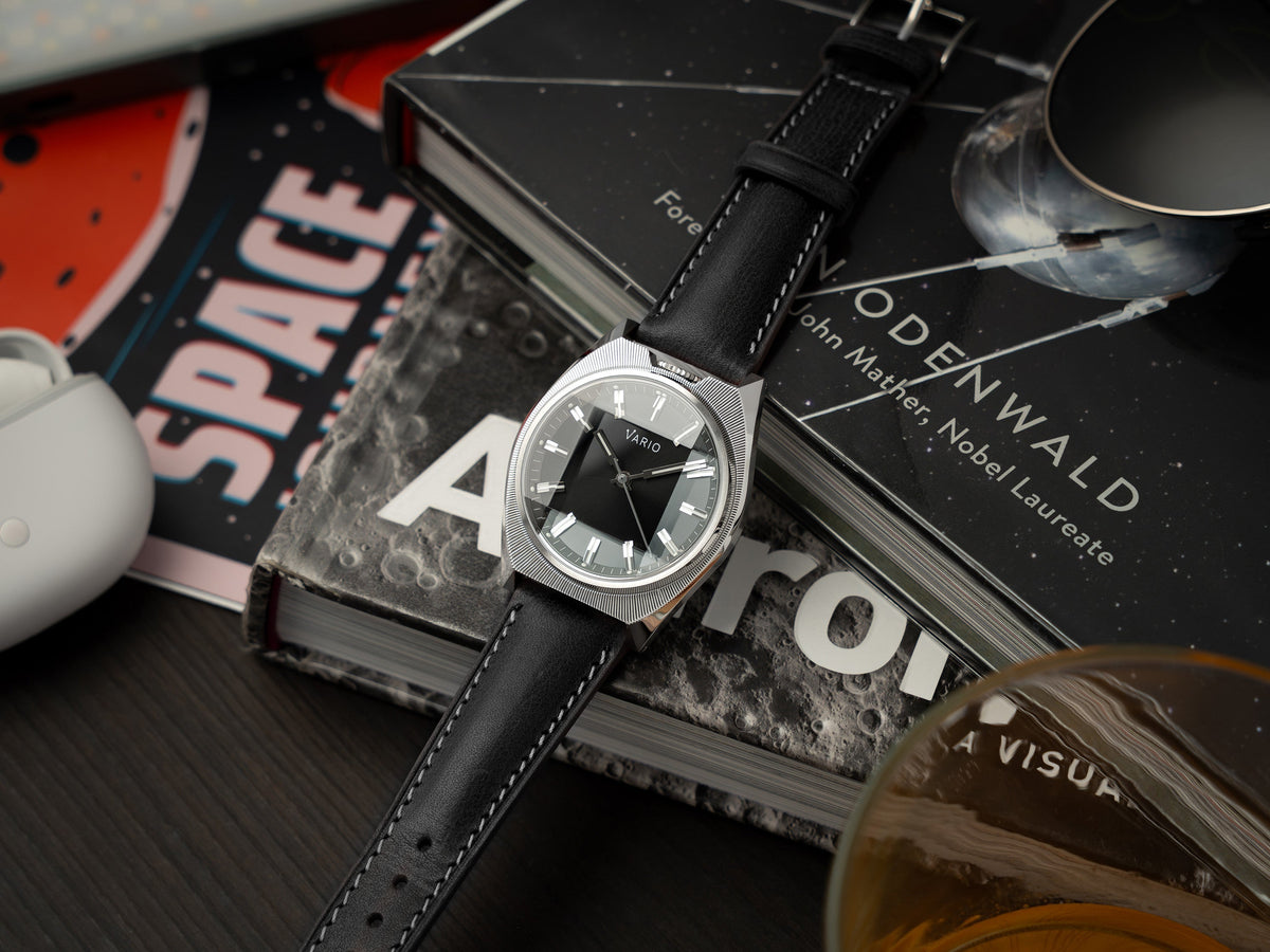 Vario Futurist Sunburst Black