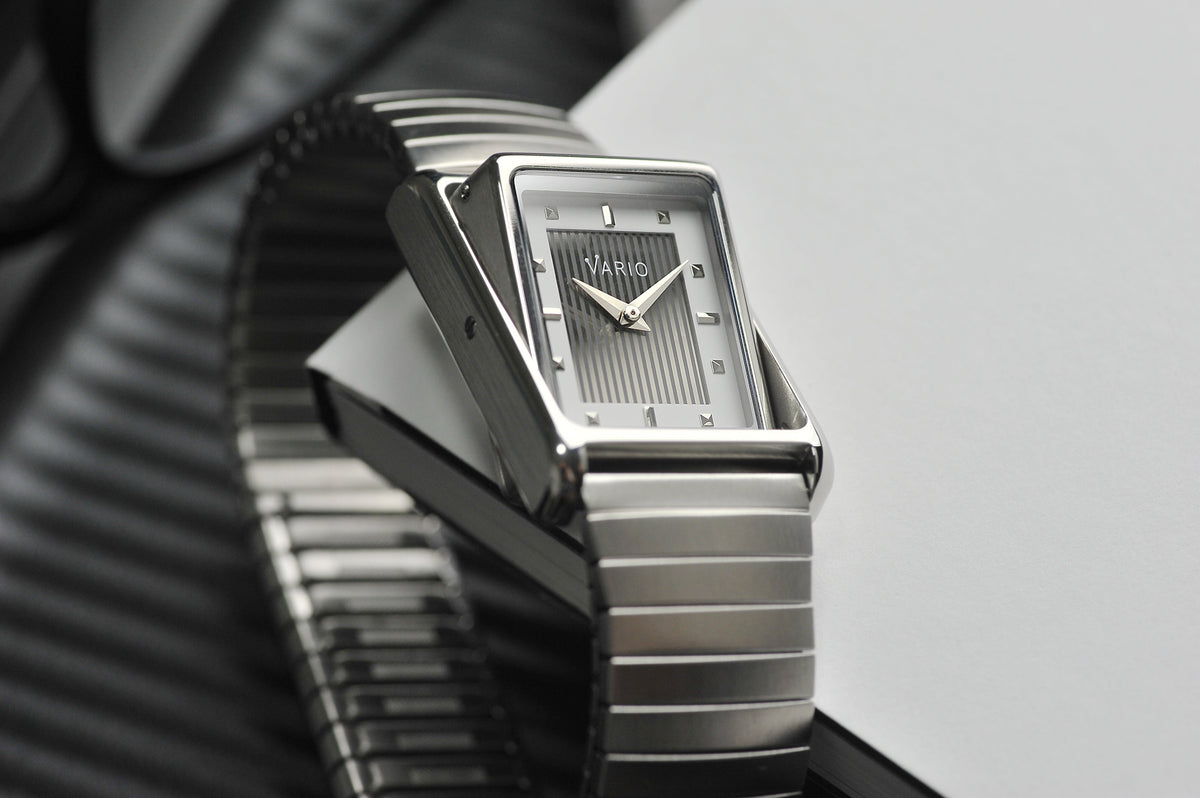 Vario VERSA Reversible Single Time White Tuxedo Automatic