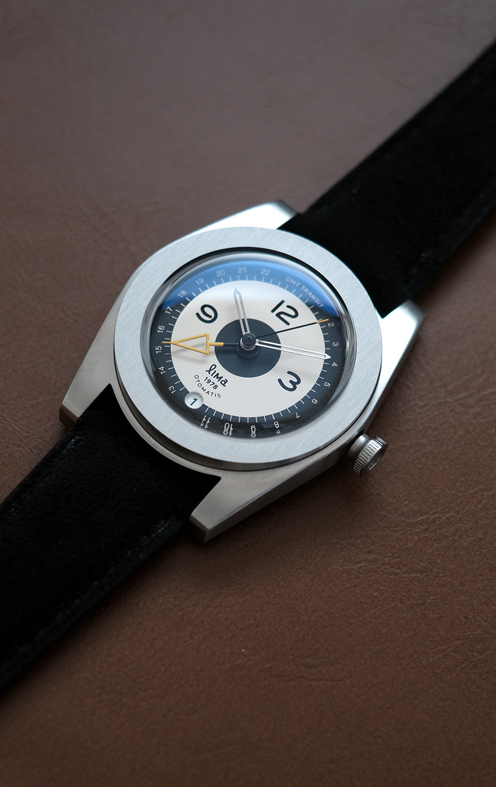 Lima Transit GMT - Reversed Tuxedo