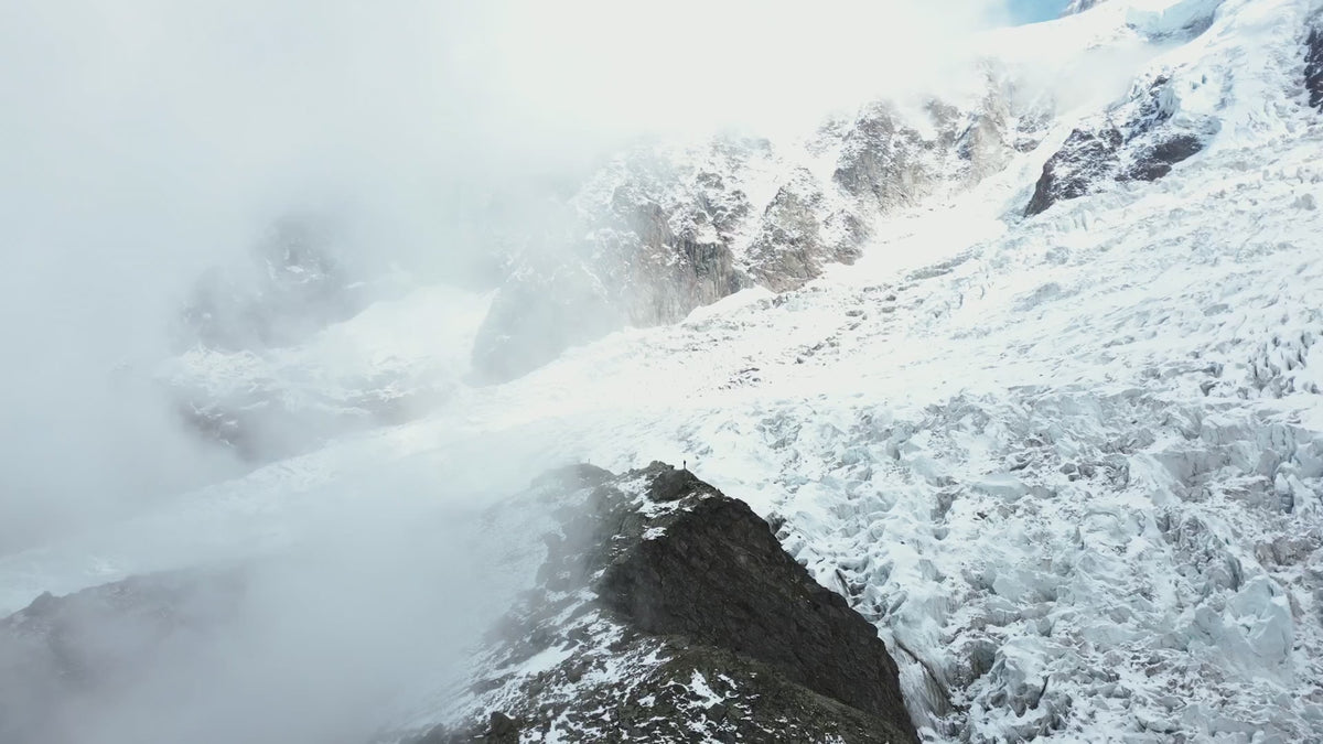 Load video: RZE Resolute Stratos